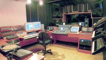 Recording Studio sala 1 - lavori di insonorizzazione , trattamento acustico e consolle su misura